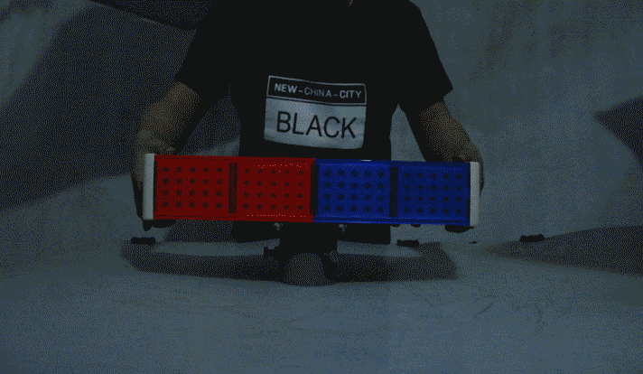 厂家直销分体太阳能爆闪灯红蓝四灯双面警示灯信号频闪灯led一体