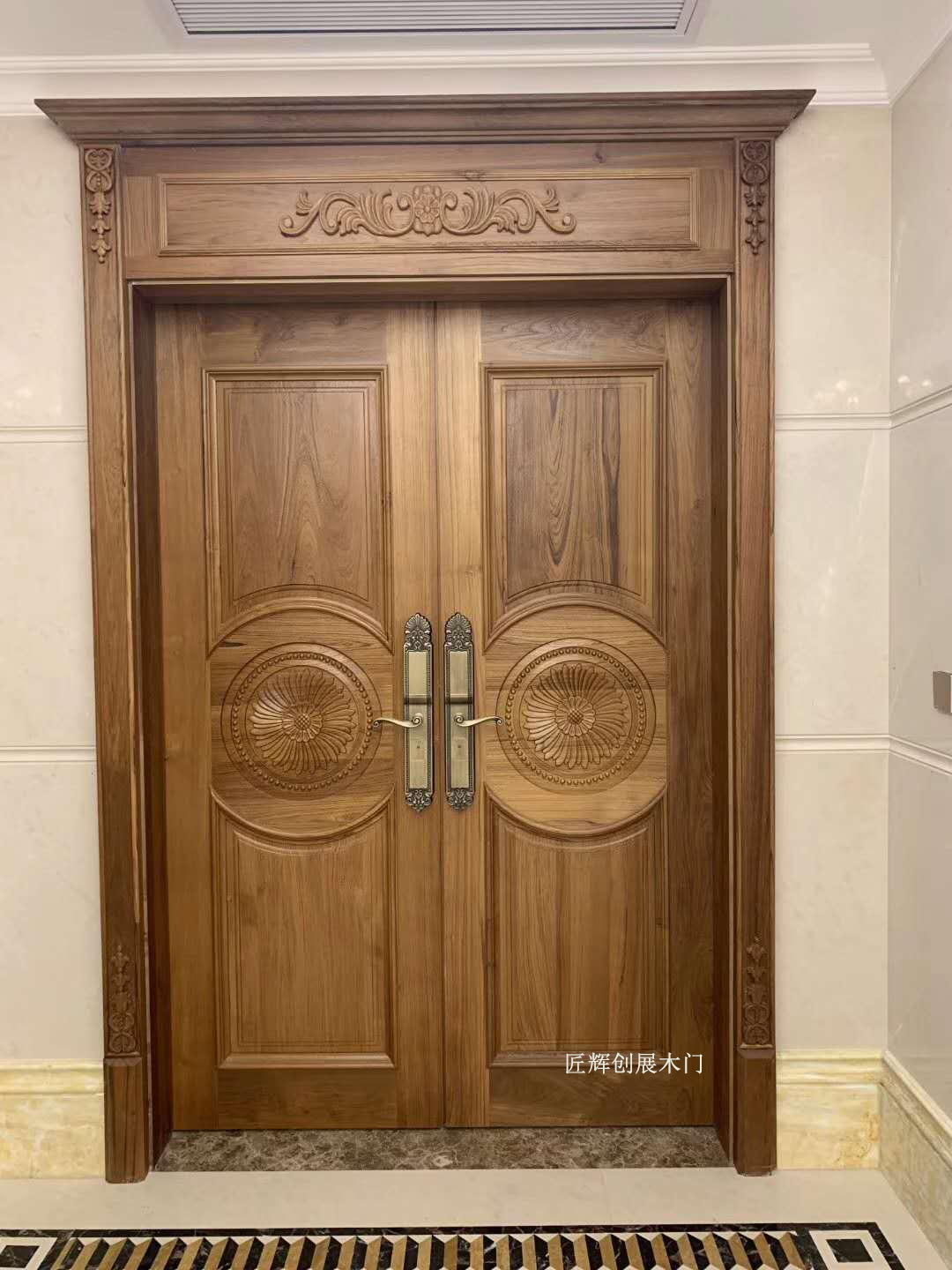 厂家定制缅甸柚木实木双开大门 别墅进户门 农村自建房原木大门