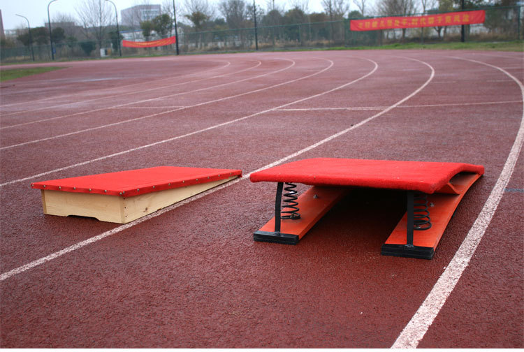 s型跳板 助跳防滑踏板 木制加厚弹簧起跳 育田径训练助跳板