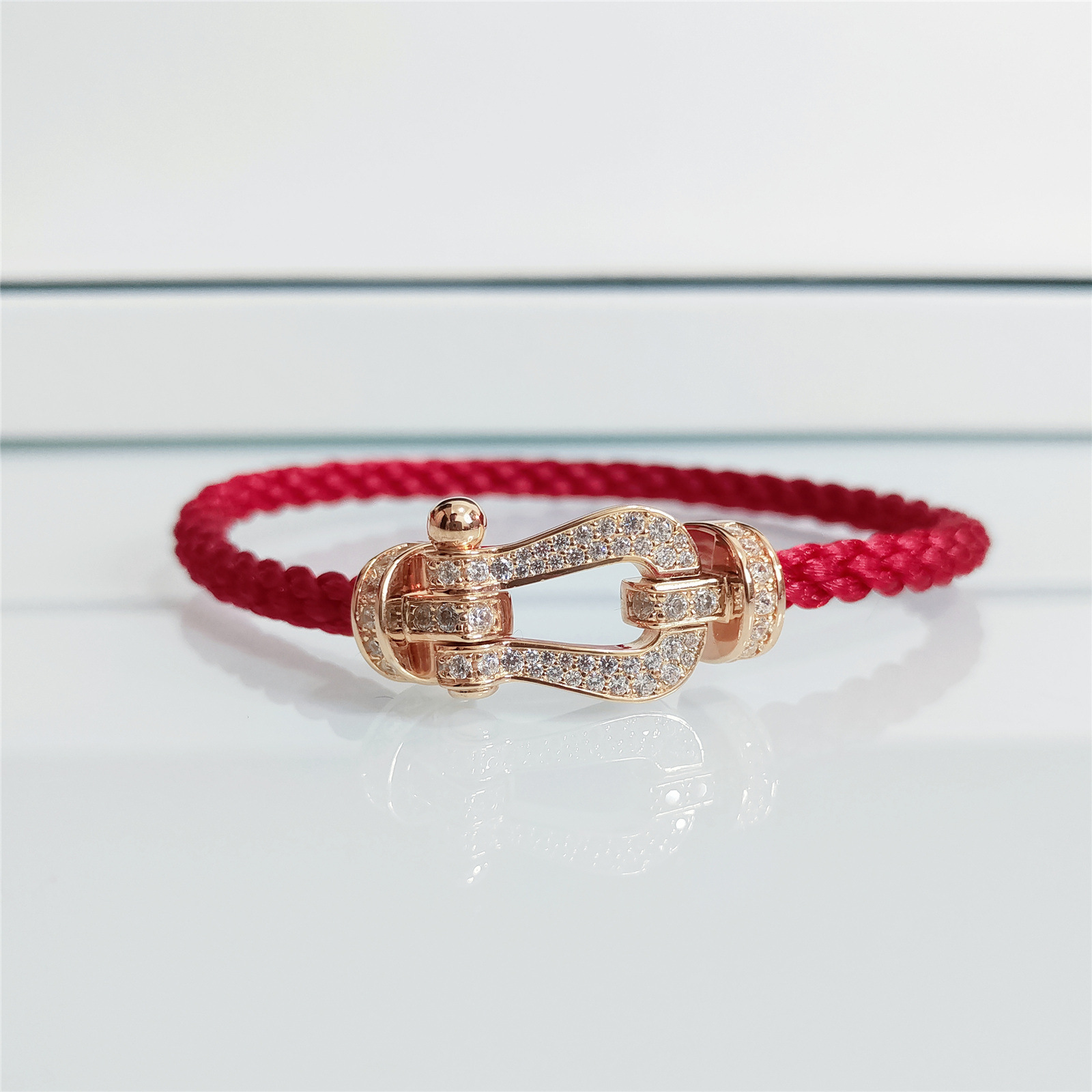 马蹄扣红绳手链 s925银时尚大号粗款镶钻红色绳子手绳手饰本命年