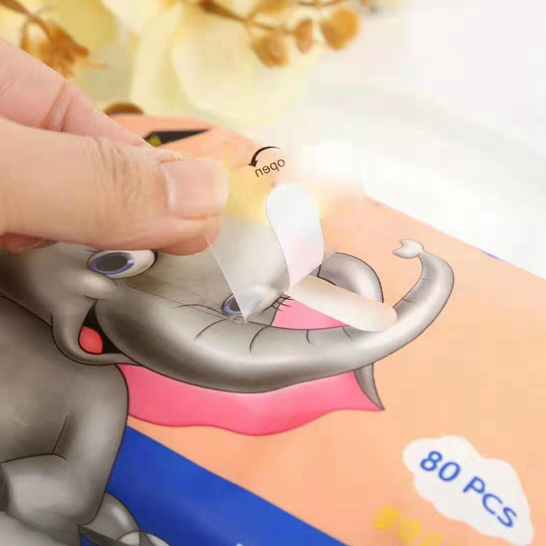 厂家直销小象湿纸巾80儿童手口专用9包皇冠红色小飞象湿巾婴儿