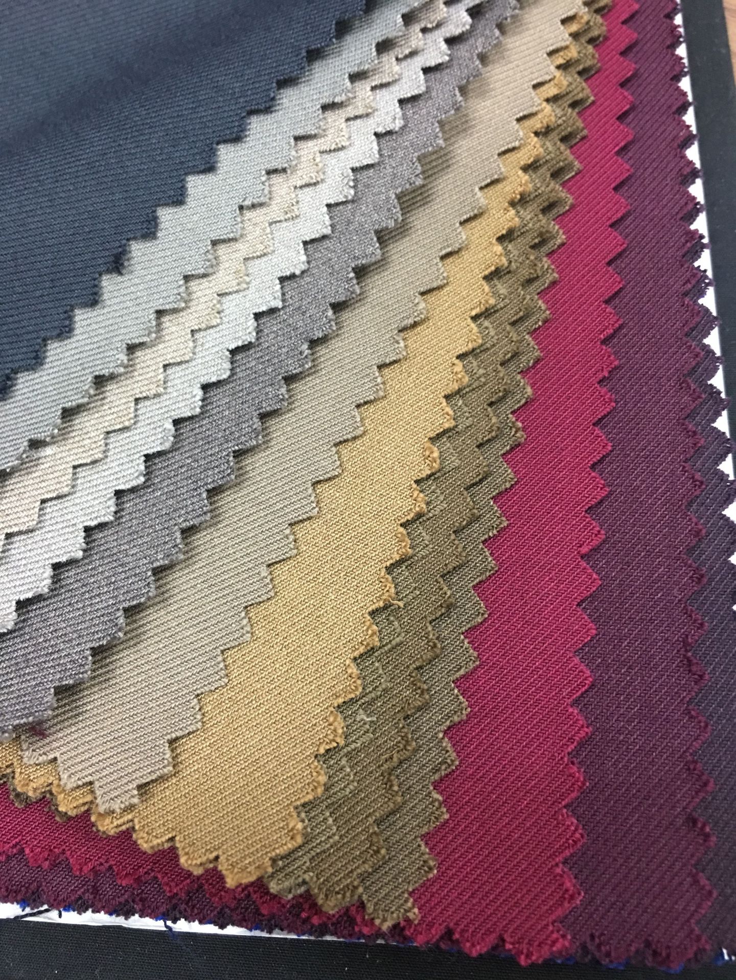 工厂加厚tr哔叽斜纹360g平滑不皱 时尚韩版小西服制服裤子面料