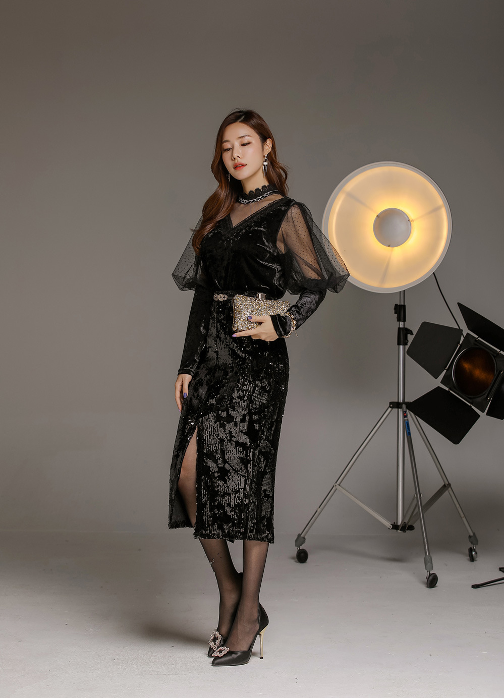 小魅娘厂家生产金丝绒拼接透视蕾丝女式t恤 立领套头灯笼袖蕾丝衫