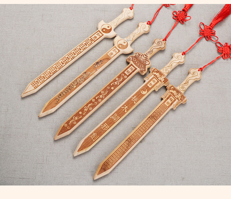 厂家供应桃木剑 七星小剑 木剑 原色剑 斧子 吉祥斧头木雕工艺