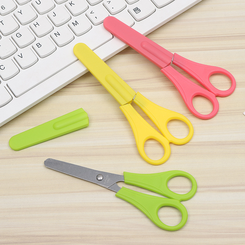 儿童剪刀小学生安全手工剪刀带保护套彩色美工刀批发塑料小剪刀