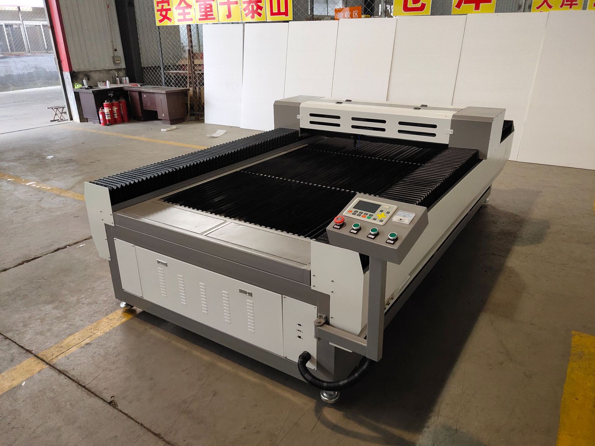 1325激光裁床 大型亚克力激光雕刻机密度板相框木板激光切割机-阿里巴