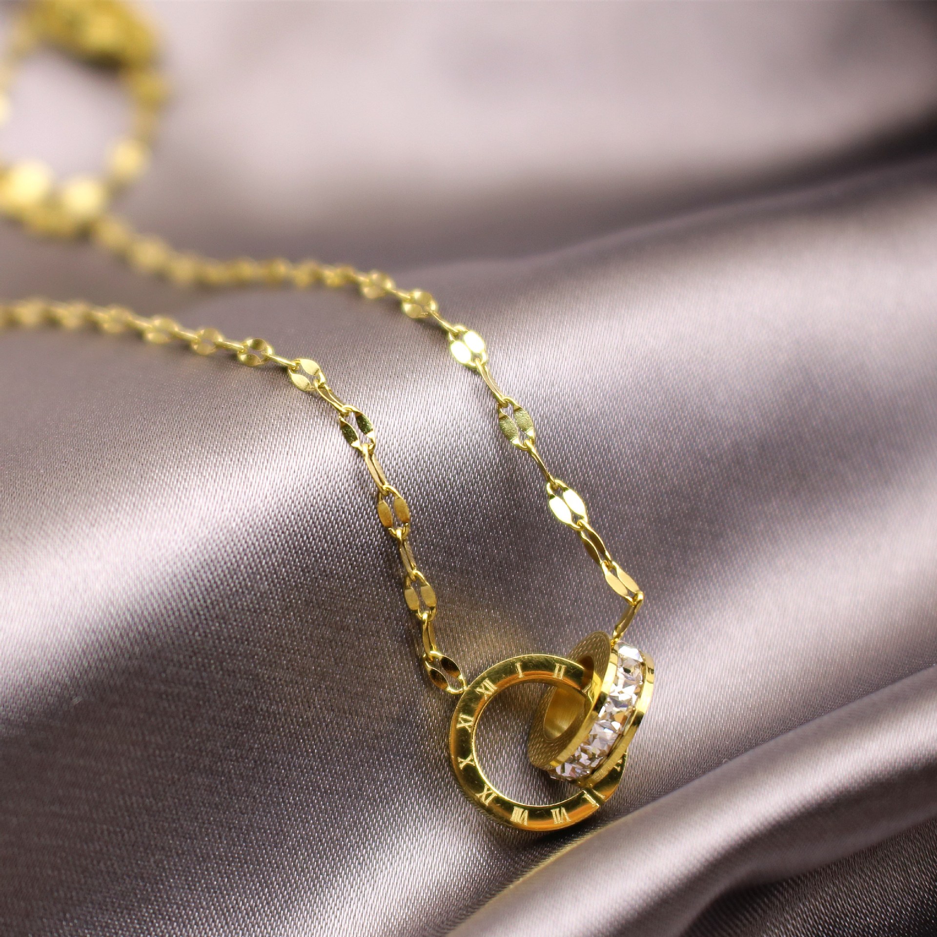 韩版钛钢黄金色双环罗马数字项链女 简约网红抖音个性气质锁骨链