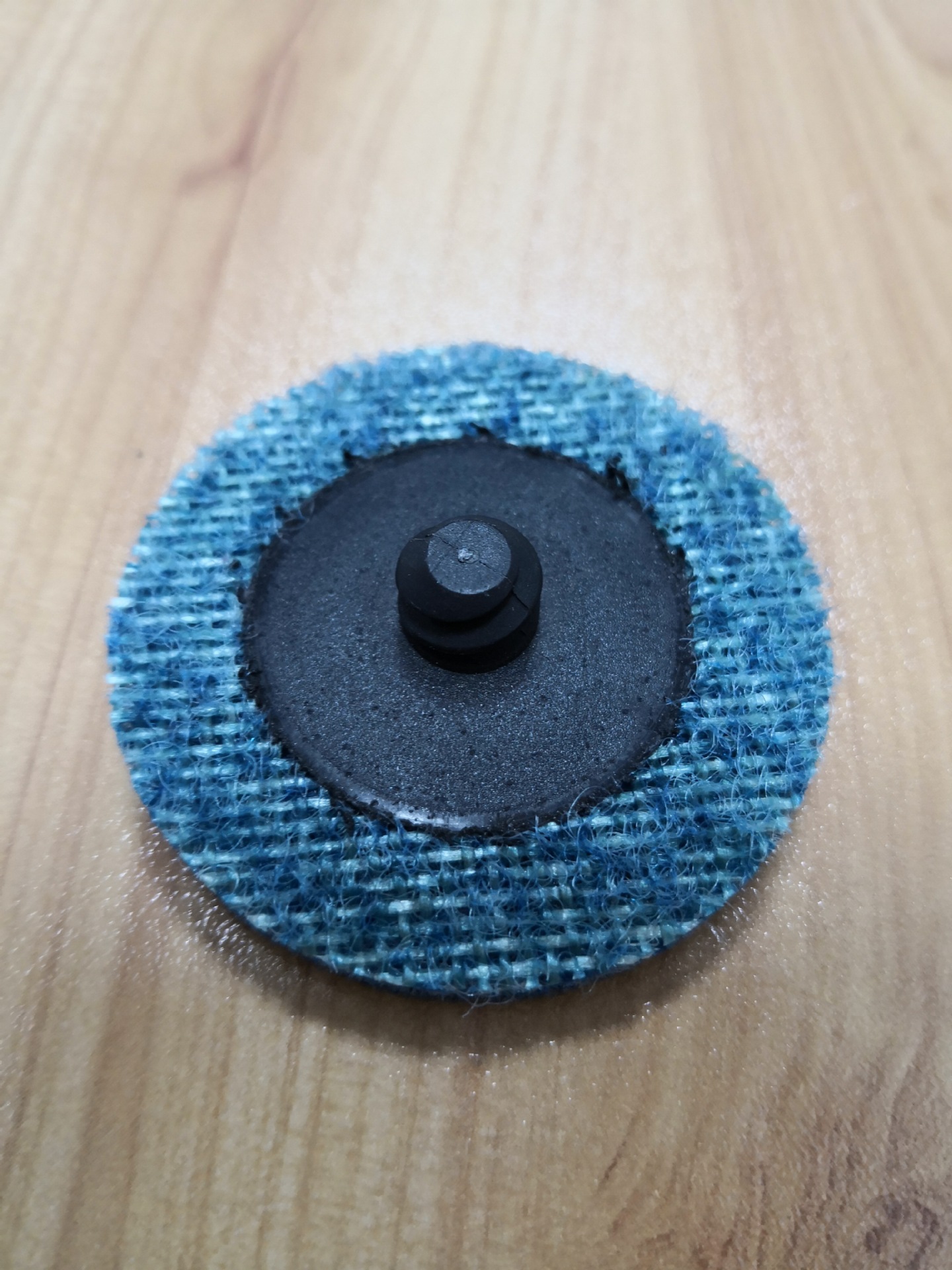 尼龙转矩砂碟纽扣状转聚拉丝去毛刺抛光打磨片纤维不织布螺旋砂碟