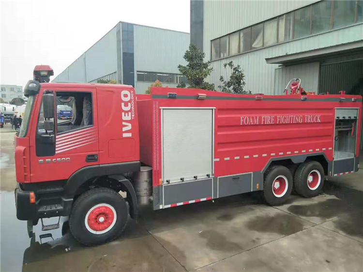 产品商标 程力威牌 公告批次 303 产品名称 水罐消防车 产品型号 clw5