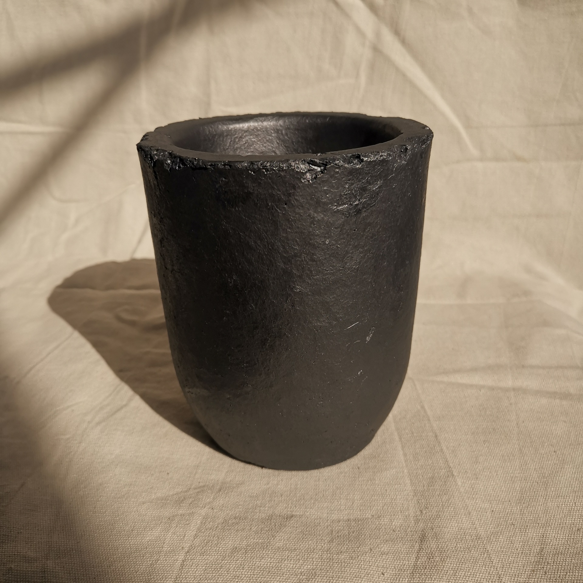 注意事项: 坩埚的存放     坩埚的安装     坩埚的预热 坩埚的投料