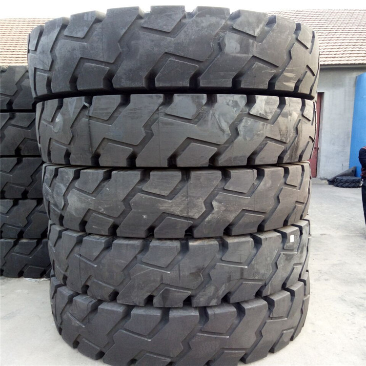 00r33自卸车轮胎块花花纹 钢丝胎轮胎