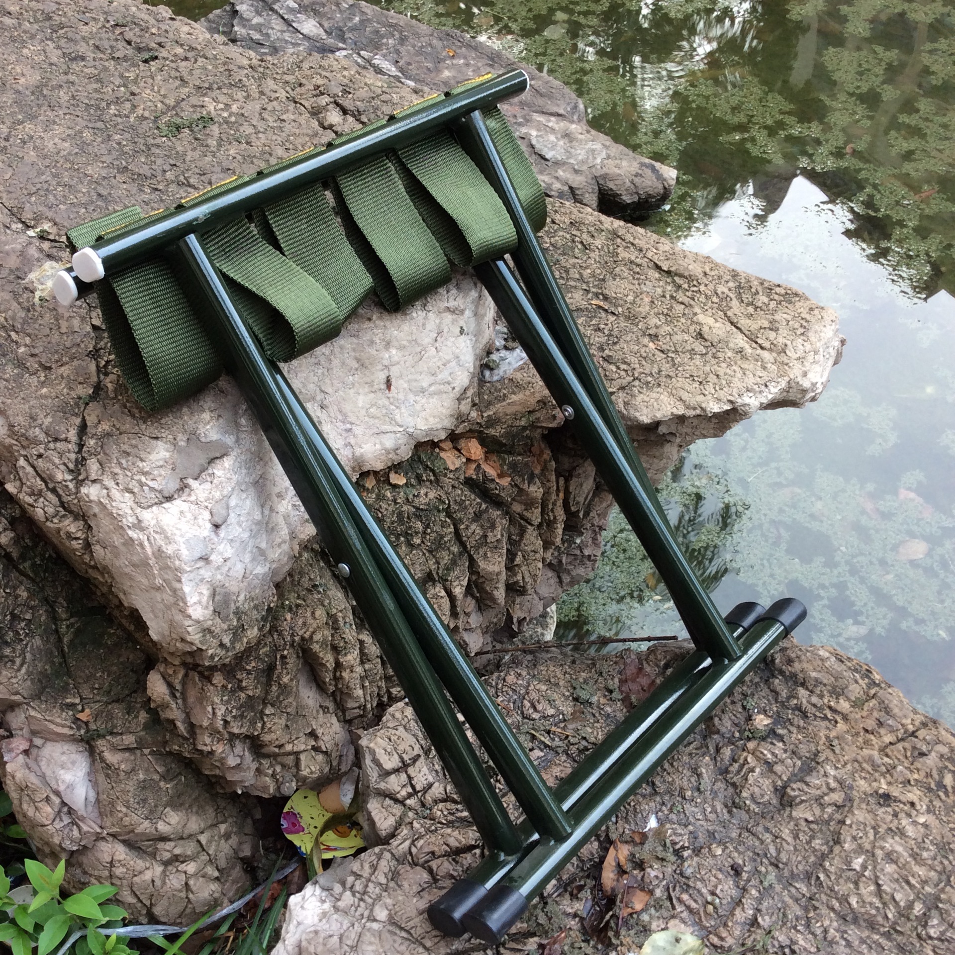 折叠圆管马扎新款便携式折叠军工马扎子钓鱼凳子户外火车小板凳