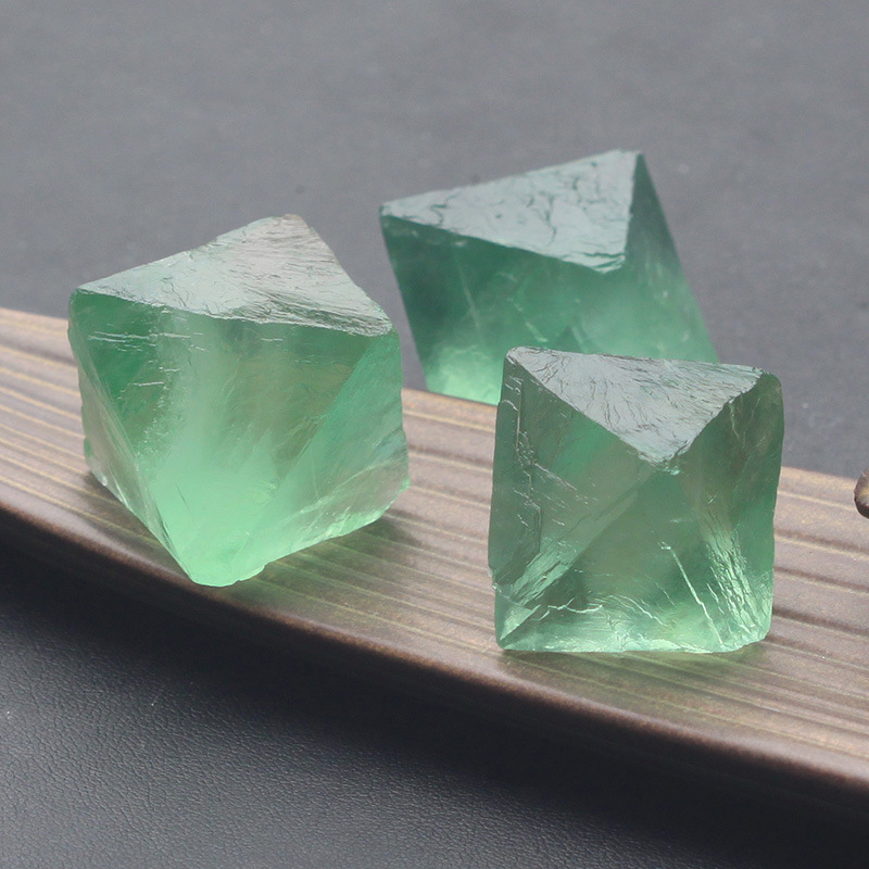 天然萤石原石摆件八面体大颗粒装饰矿石能量疗愈标本石