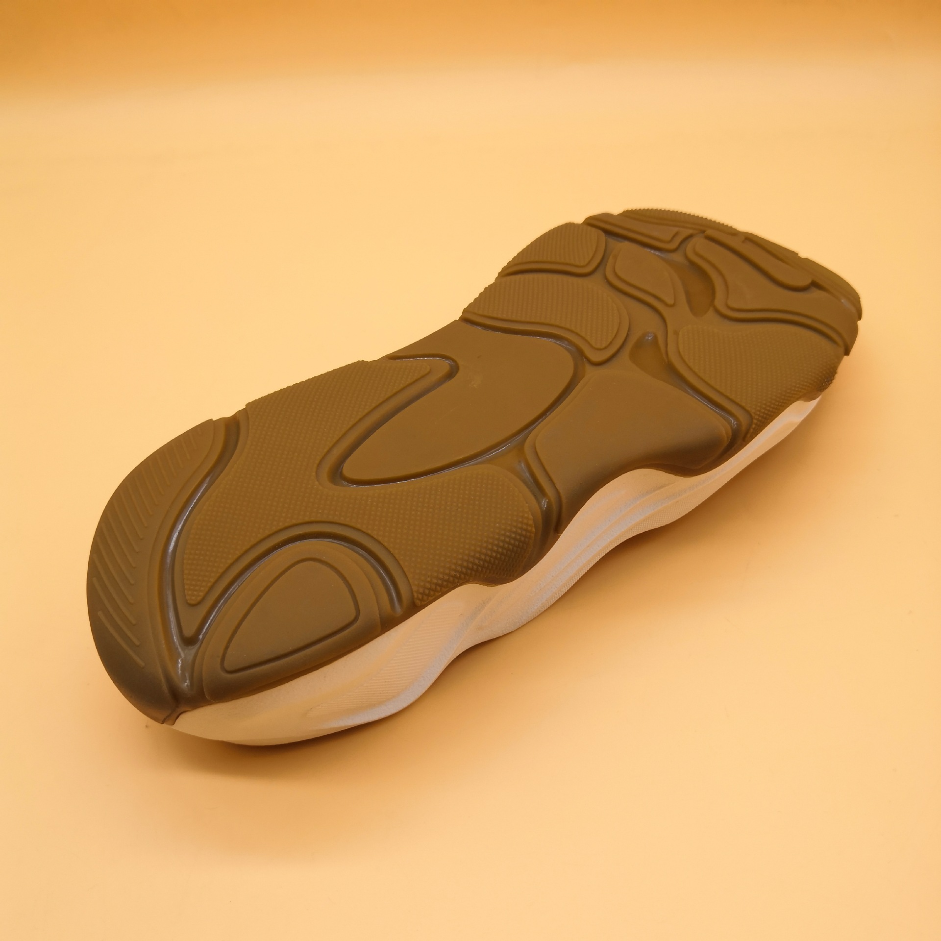 厂家直销新款pu真空吸模鞋底 防滑耐磨时尚大底鞋休闲运动款批发