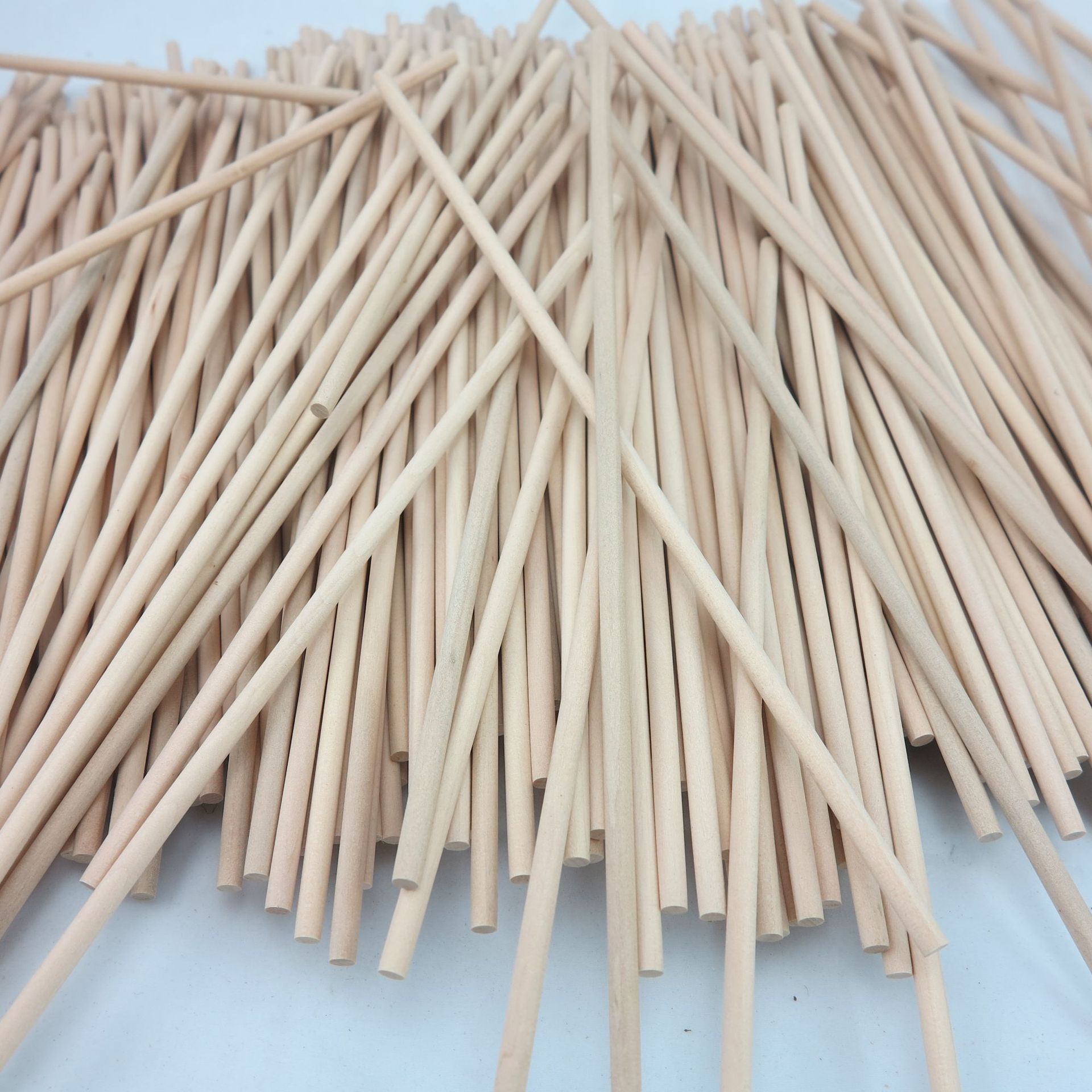 实木尖头圆木棒木头笔圆木棒细圆棒小圆棒木杆铅笔形状细木棒