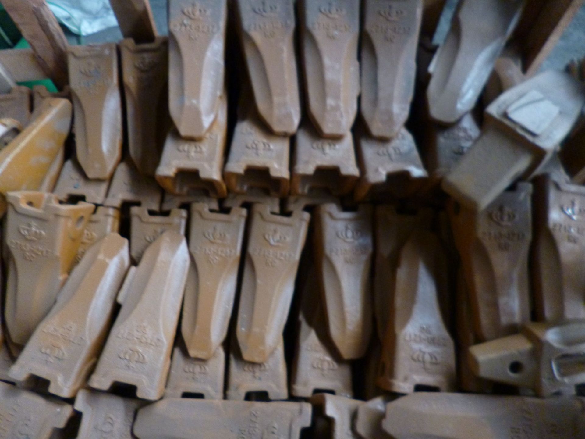 斗齿 适用于小松 pc100平齿 土方齿 牙齿