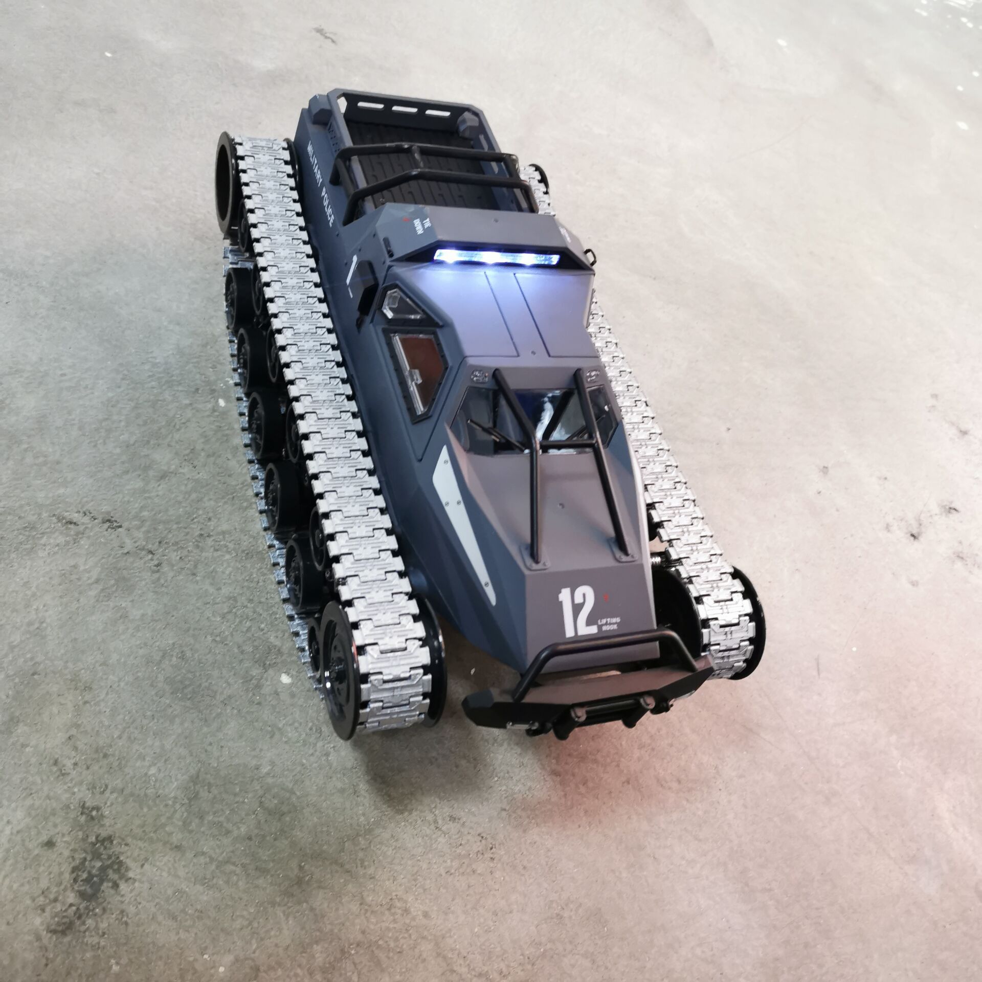 1/12男孩遥控玩具坦克金属履带车高速漂移ev2战车攀爬越野遥控车