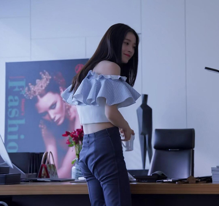 归还世界给你岑未赵韩樱子一字领露肩上衣荷叶边性感抹胸清仓特价