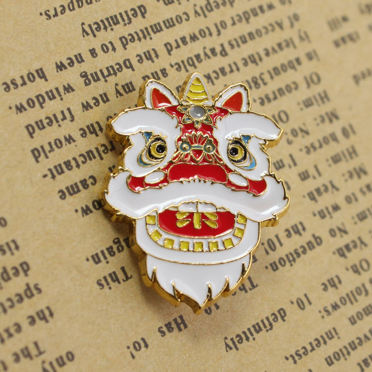 批发春节舞狮徽章装饰用品春节服饰配件 中国风创意礼品胸针道具
