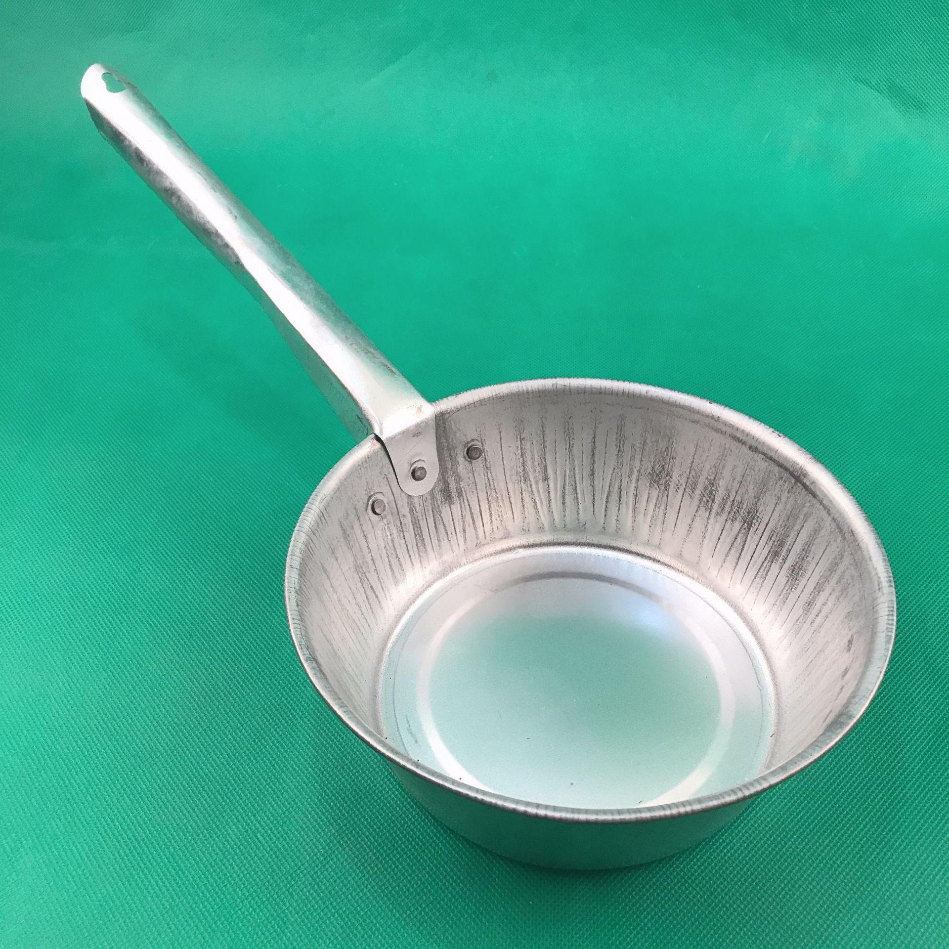 2元家用铁水勺铁勺水舀水瓢临沂2元百货地摊货源批发