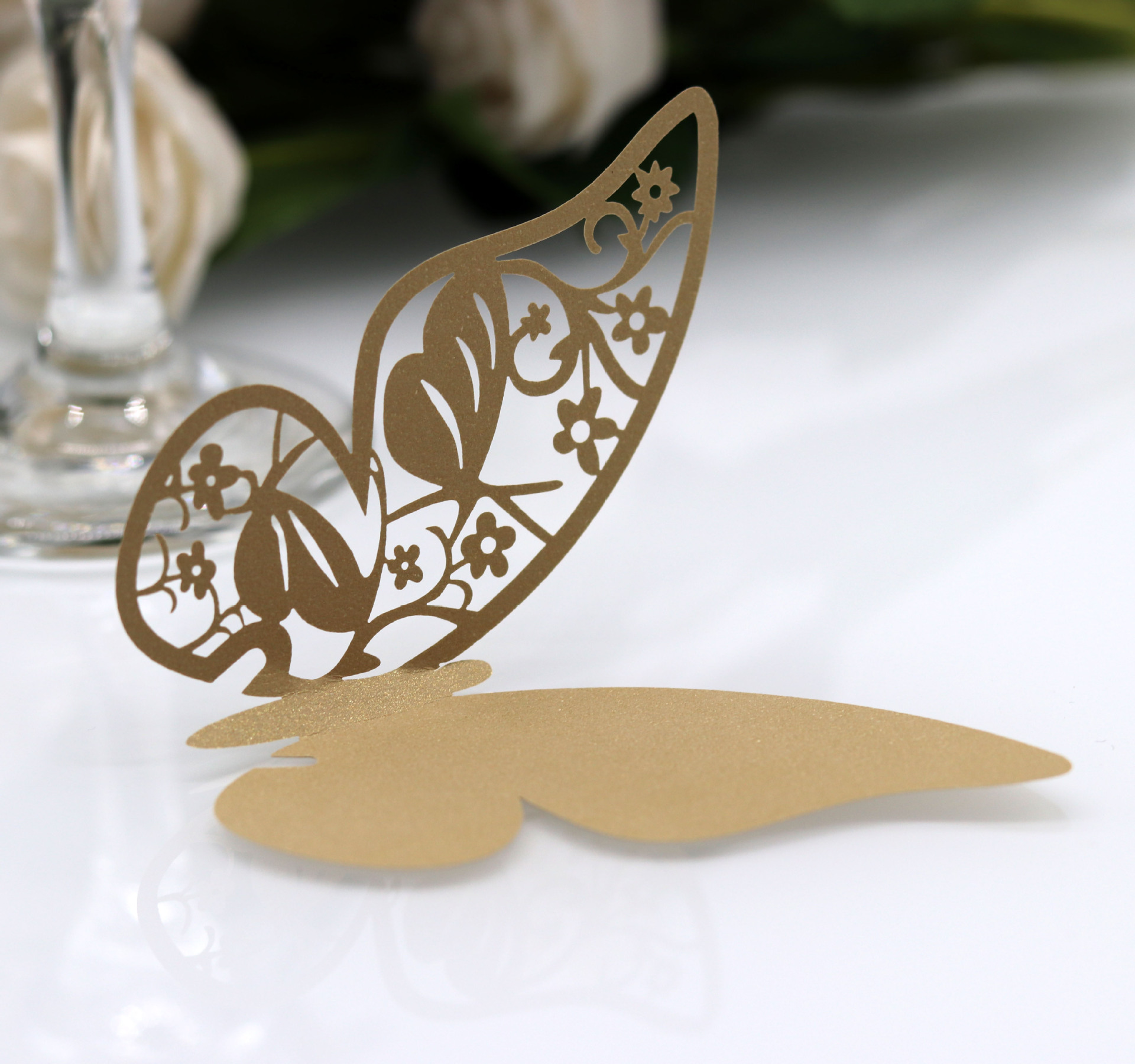 跨境西餐厅立体蝴蝶杯卡纸插卡激光镂空席位卡 蝴蝶墙贴装饰批发