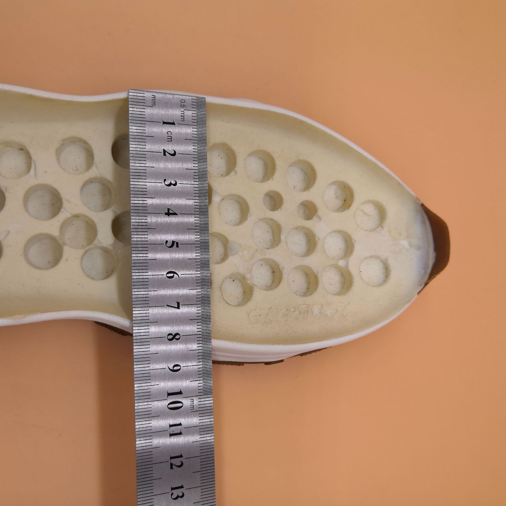 厂家直销新款pu真空吸模鞋底 防滑耐磨时尚大底鞋休闲运动款批发