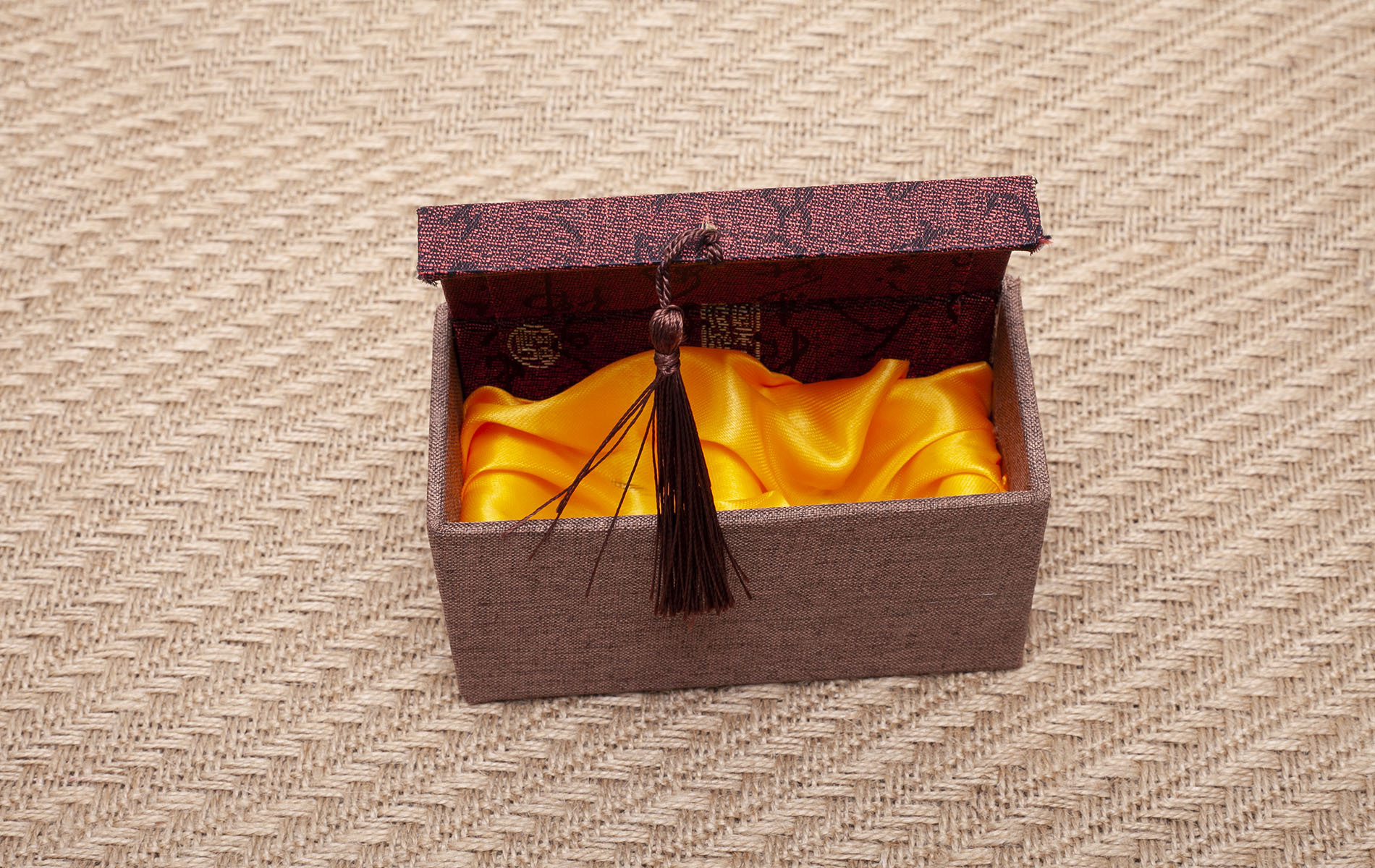 流苏锦盒麻布盒文玩核桃盒手把件盒礼品包装首饰健身手球盒子定做