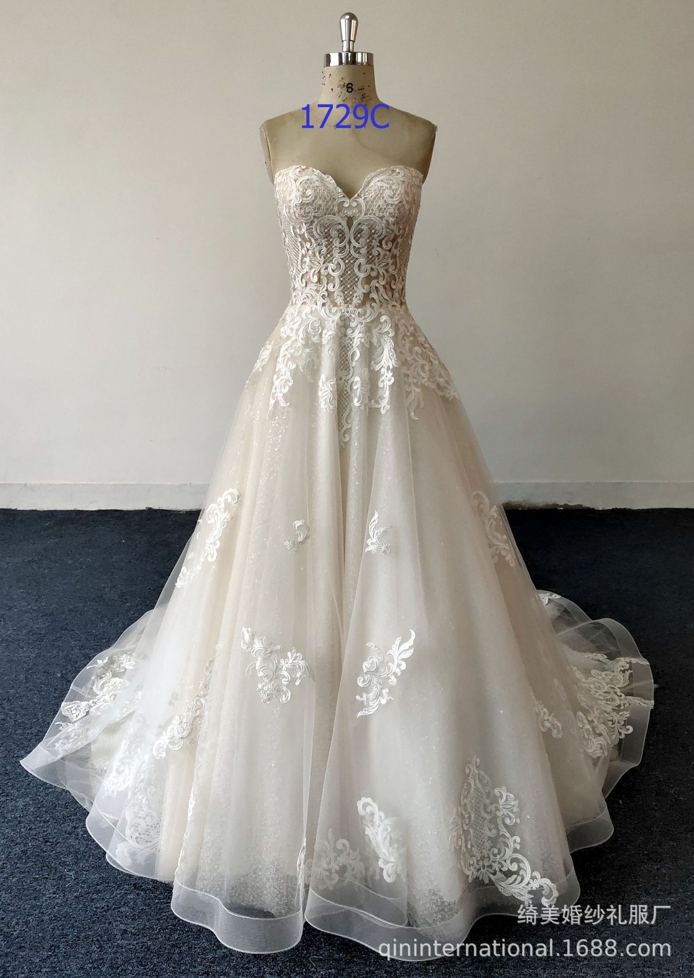 新款工厂量身定制复古米色抹胸a裙新娘拖尾结婚婚纱