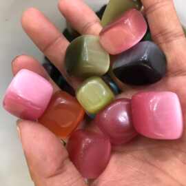 厂家供应 猫眼石小方块碎石原石抛光石香薰石 碎石 装饰石批发