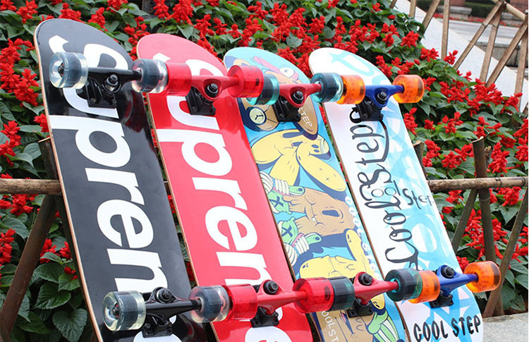 厂家直销长板配件轮子刷街高弹pu轮耐磨多色闪光轮滑板轮 60*45