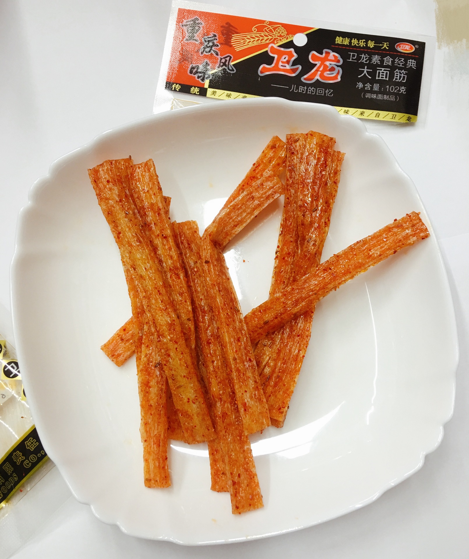 卫龙大面筋102g休闲儿童怀旧熟零食品 麻辣豆干辣片辣条