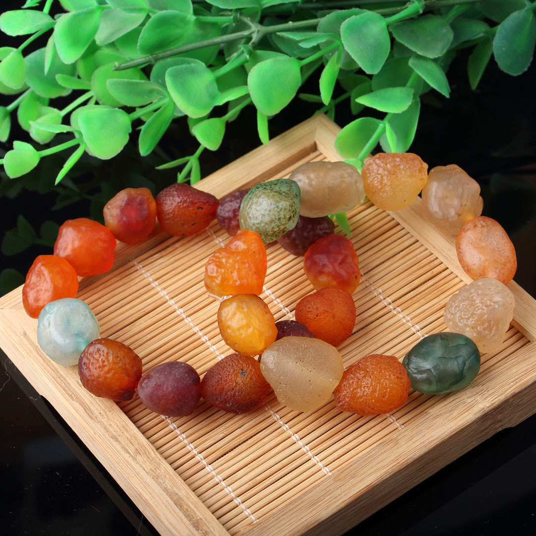 阿拉善玛瑙手链 葡萄干玛瑙 筋脉 糖心彩色玉石手链 民族特色