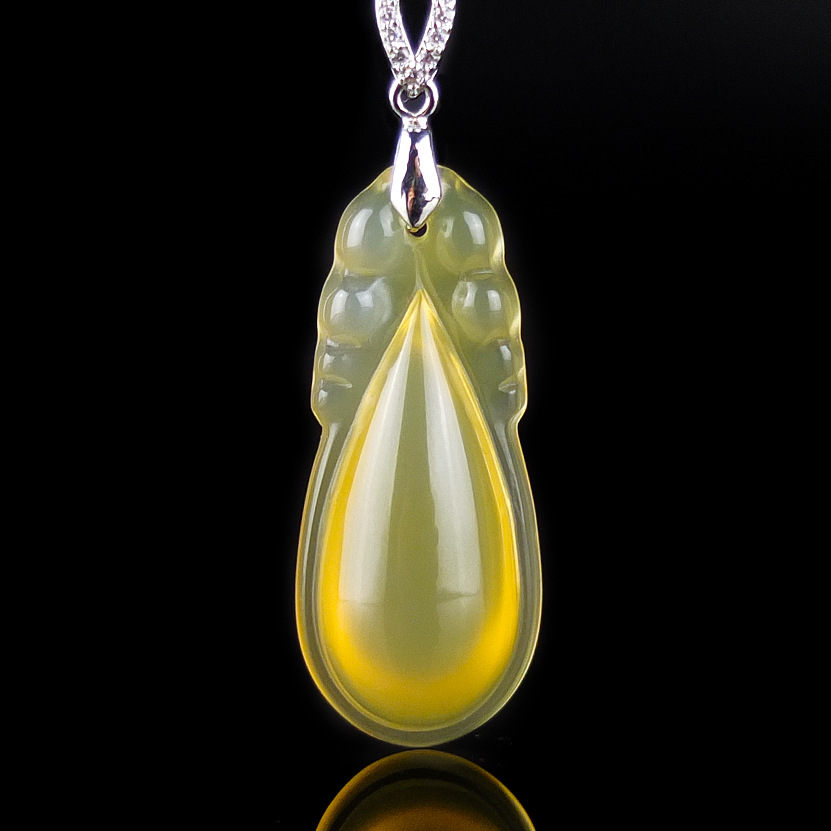 沛孚厂家直销天然马料高冰起光玉髓水滴吊坠蜜黄玛瑙项链正品批发