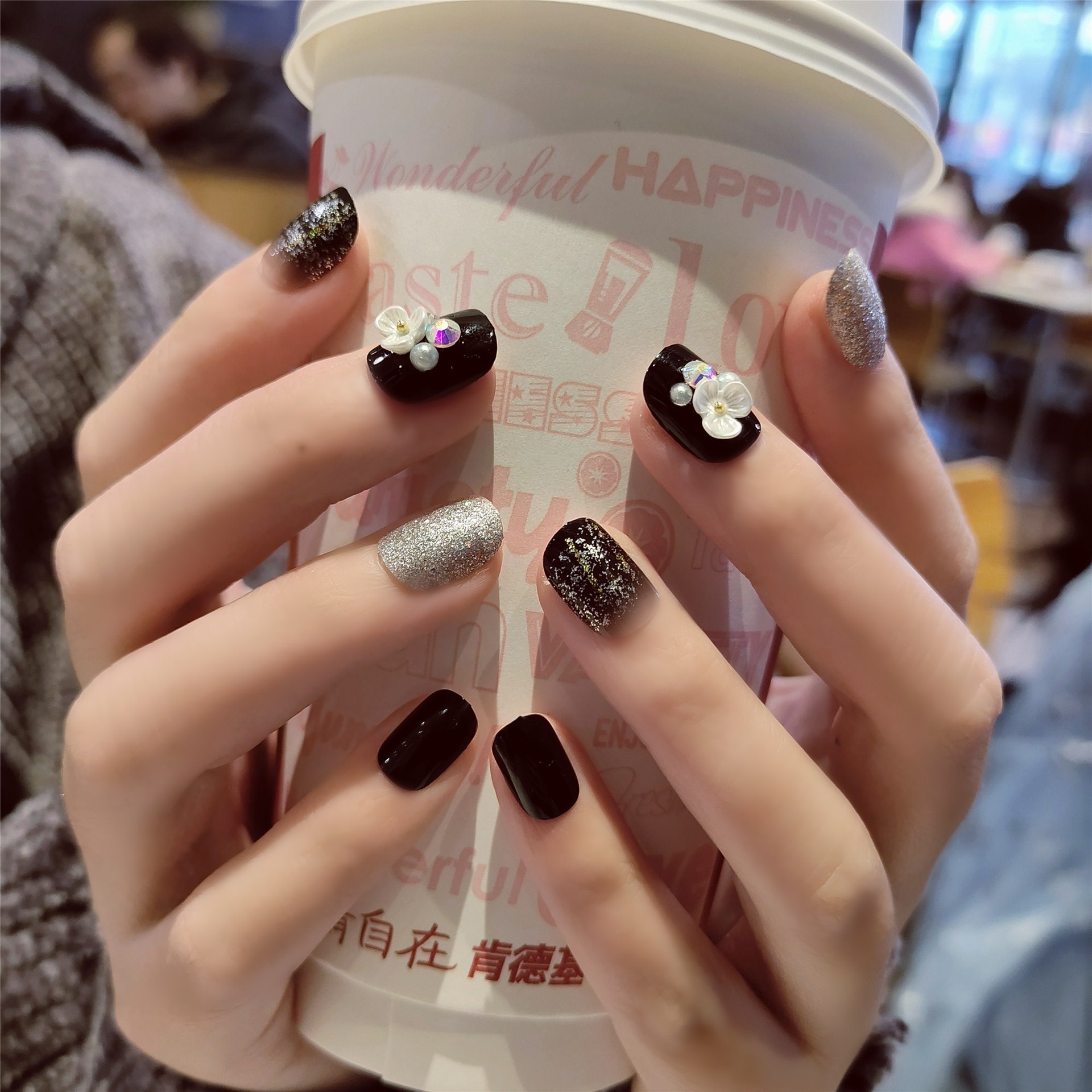 b66暗黑唯美小白花带装饰经典黑指甲甲片颗穿戴美甲成品防水24片
