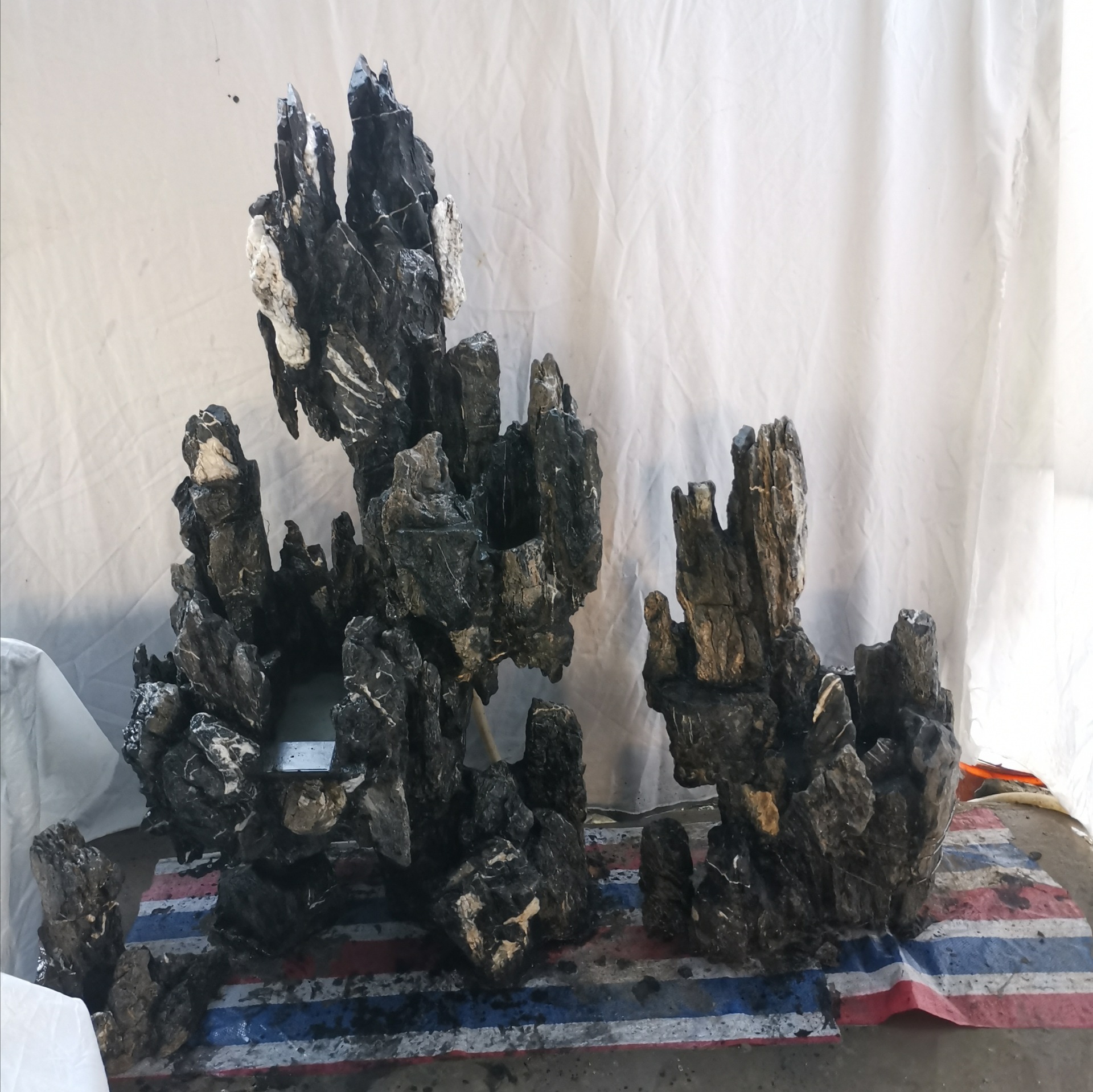 美庭 青龙石峰山假山 黑白根纹路高山流水风水招财真石假山 英石假山