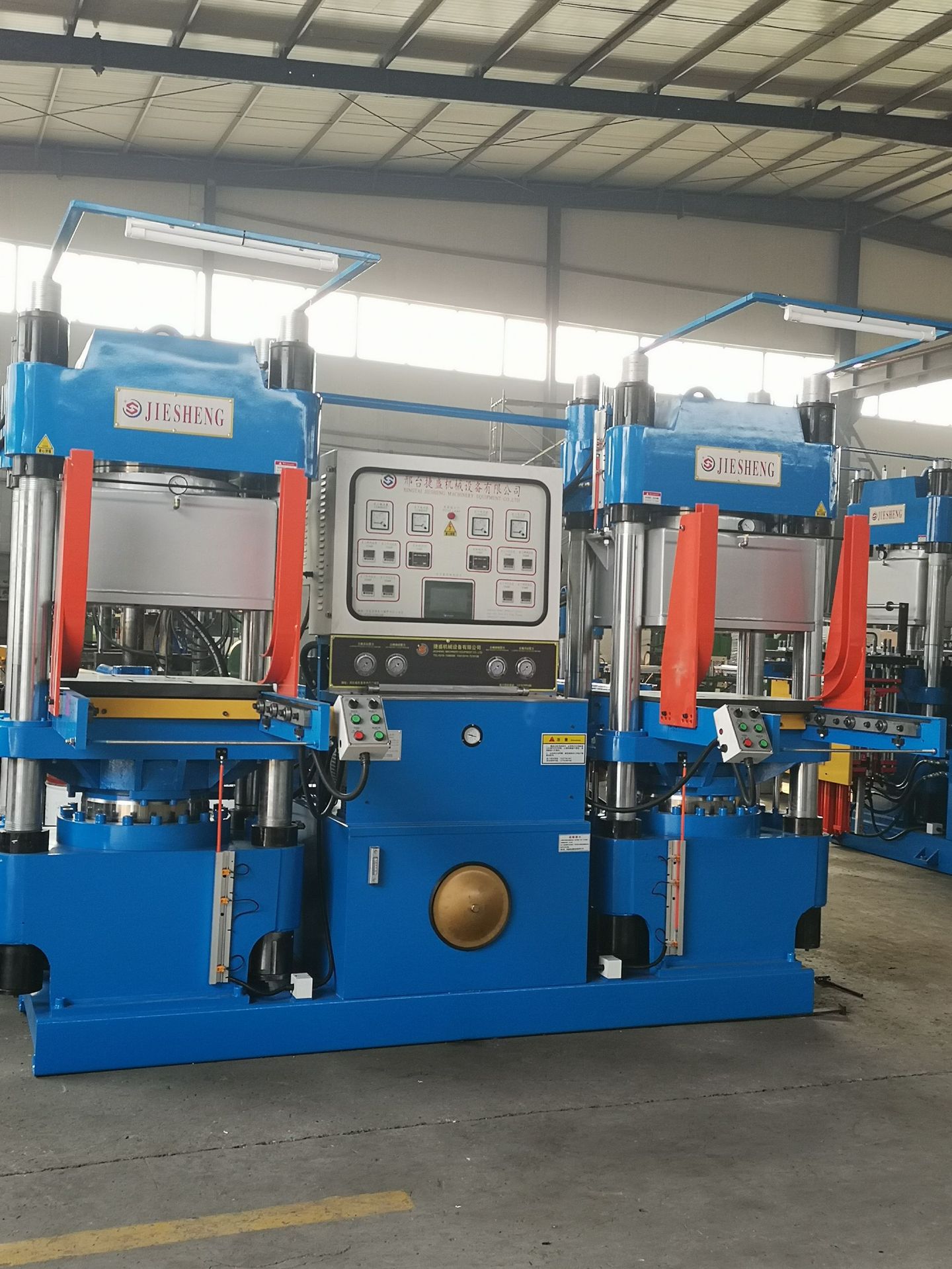 全自动胶圈翻硫化机 各种大中小橡胶设备 河北捷盛厂家直销真空机-阿