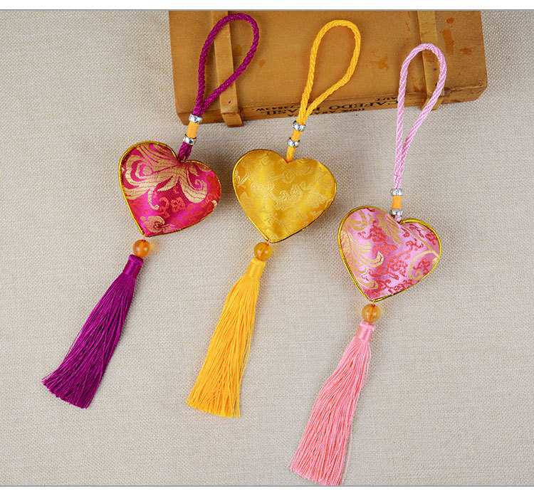 精美手工布艺刺绣桃心心形流苏随身香包香囊药包小礼品礼物装饰品