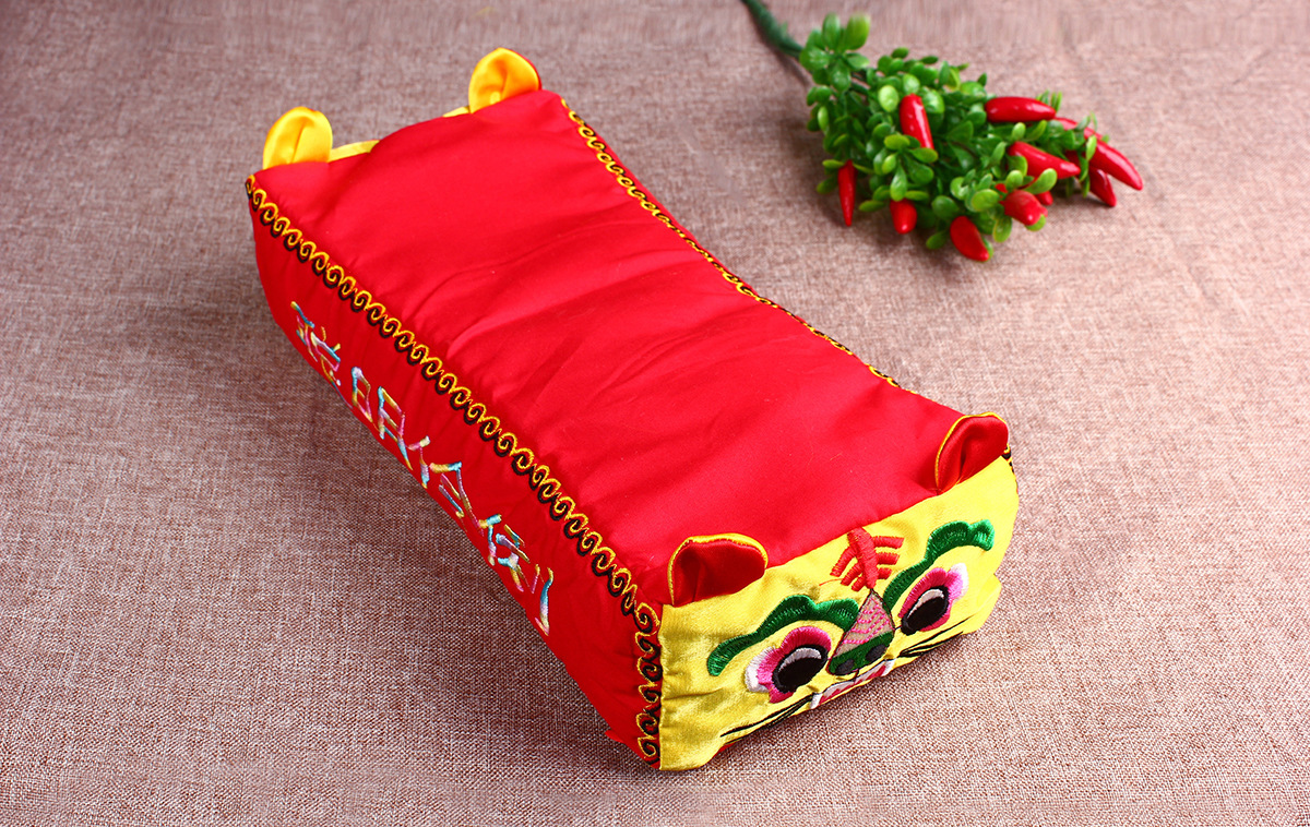 刺绣民族风婴幼儿老虎枕头 隐形拉链 聪明伶俐快乐幸福荞麦壳长枕