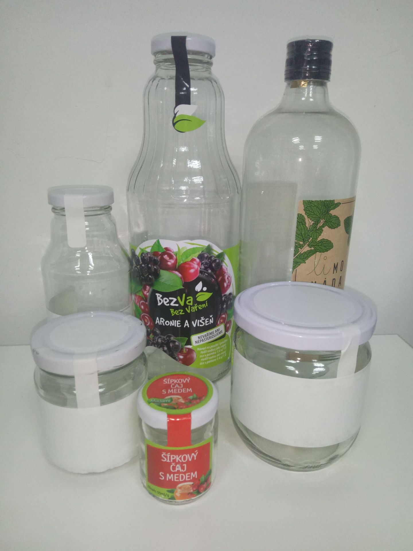 饮料食品封口贴标机圆瓶贴标机