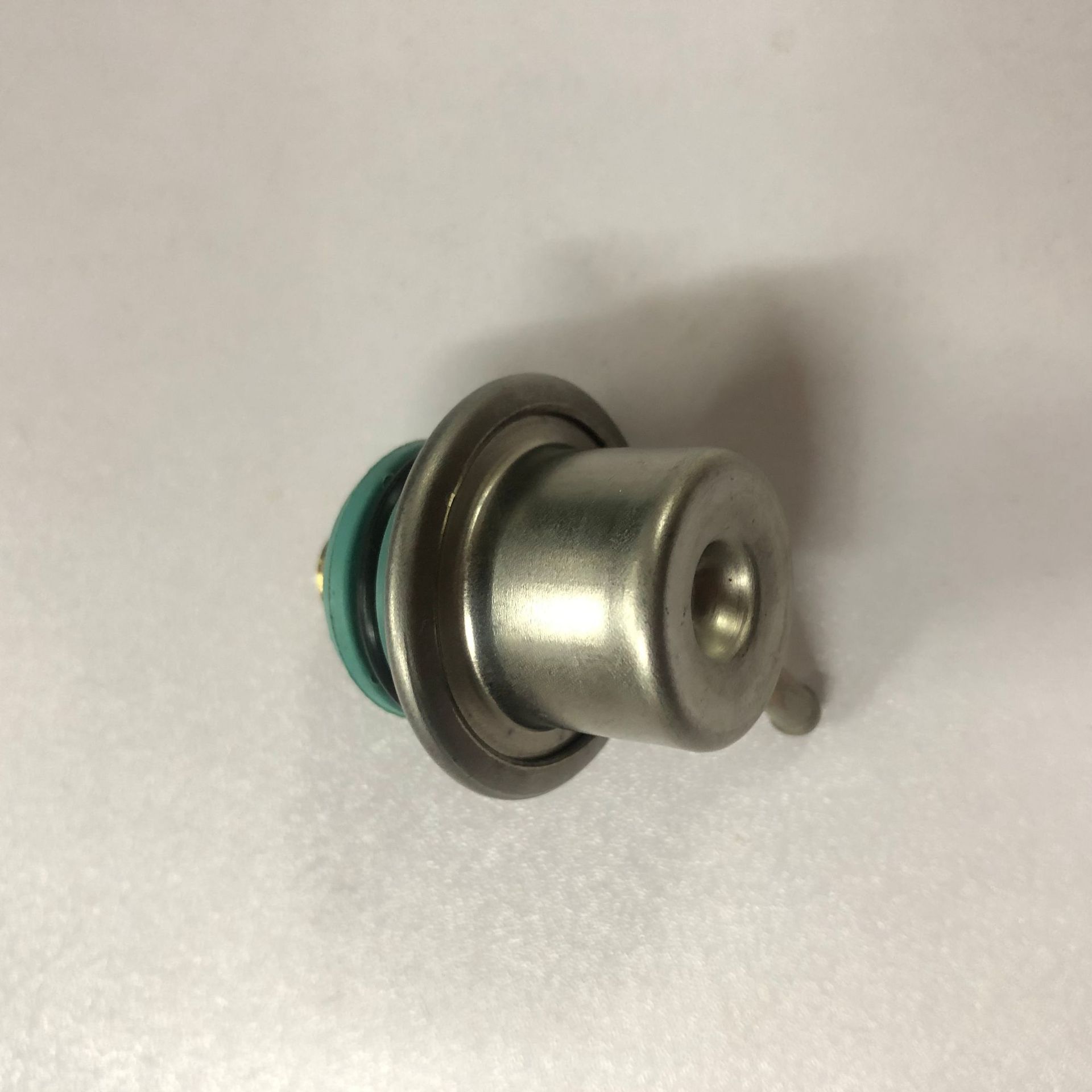 车用燃油压力调节器 适用于标志806 106 205 0280160560 厂家批发-阿