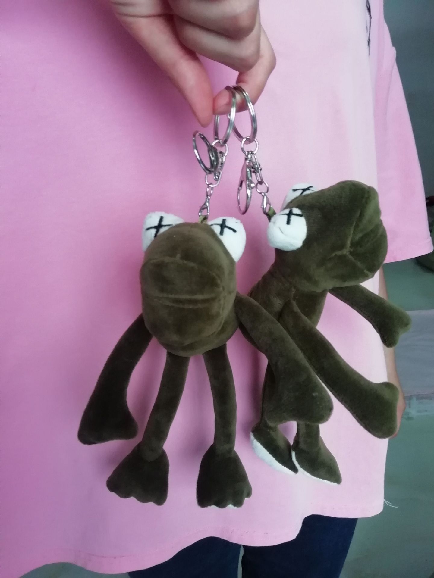 ins韩版芝麻街少女心长腿青蛙毛绒公仔钥匙扣挂件情侣钥匙链批发