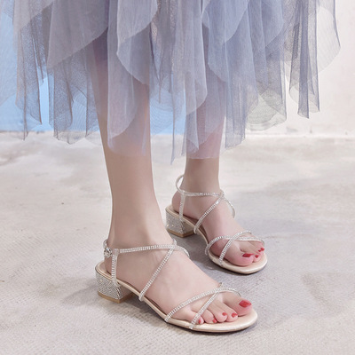 网红凉鞋女2019夏季新款百搭粗跟一字扣带交叉带钻仙女风配裙子鞋