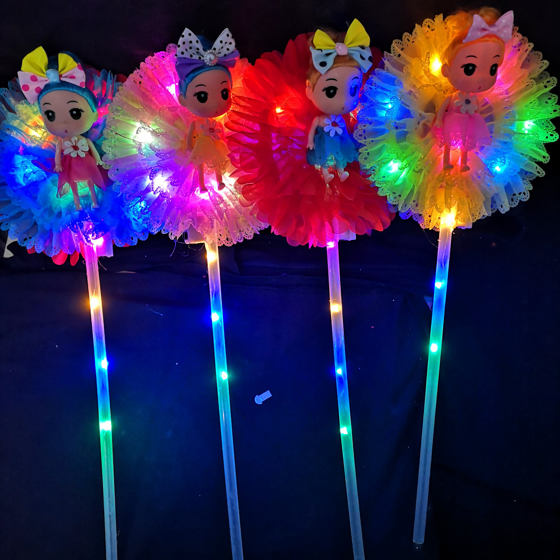 2019新款抖音新款套圈娃娃套圈礼品发光会跑迷糊娃娃地摊夜市批发