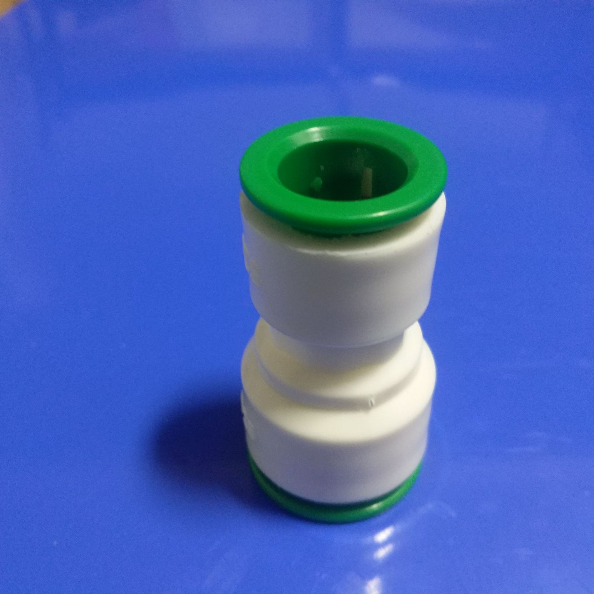 高效快速水接头,等径直接,直插式快速接头,免热熔ppr水管接头