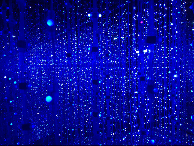 ktv,舞台演出等网红地灯光颜色黄色,绿色,蓝色,暖白,正白外壳材质塑料