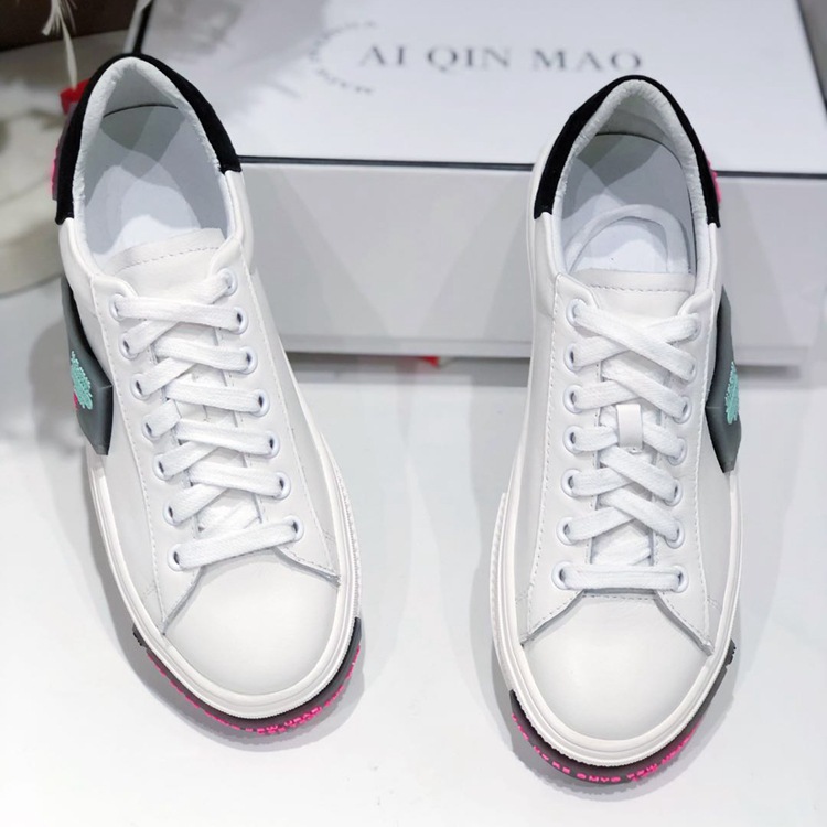 爱琴猫流行女鞋2019新款单鞋女欧美女鞋广州休闲小白鞋女真皮