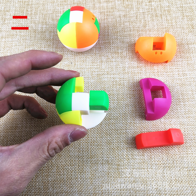 5cm拼装智力球 2元投币游戏机扭蛋机玩具蛋 儿童玩具球厂家批发