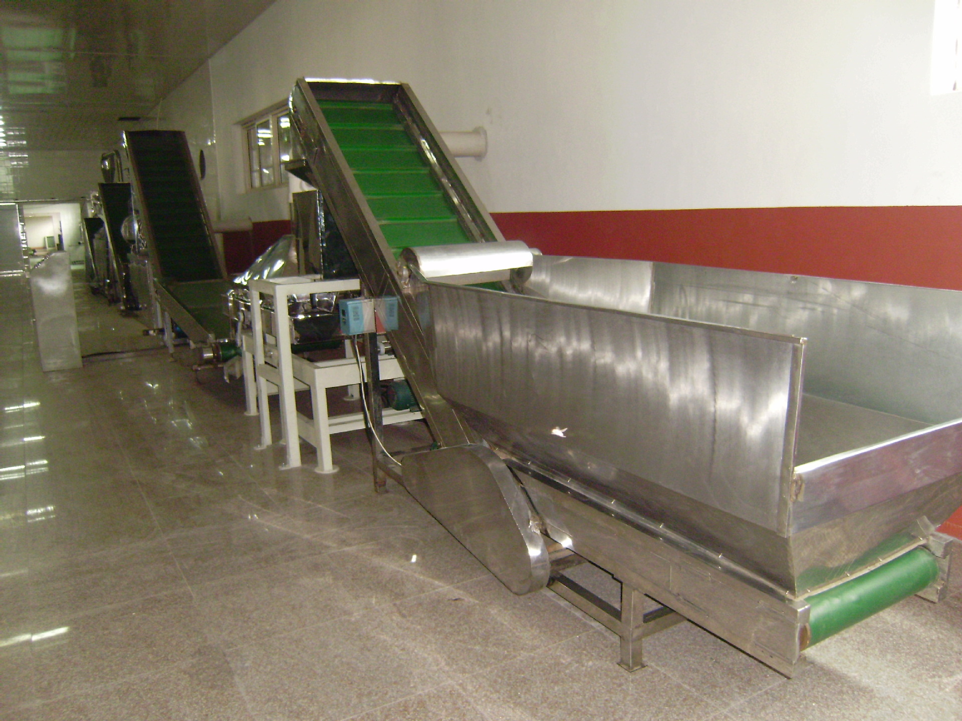 供应三信牌辣椒加工设备 自动可调 定量喂料机上料机