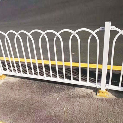 马路隔离栏厂家现货 停车场隔离防撞栏带反光标护栏 支持定制