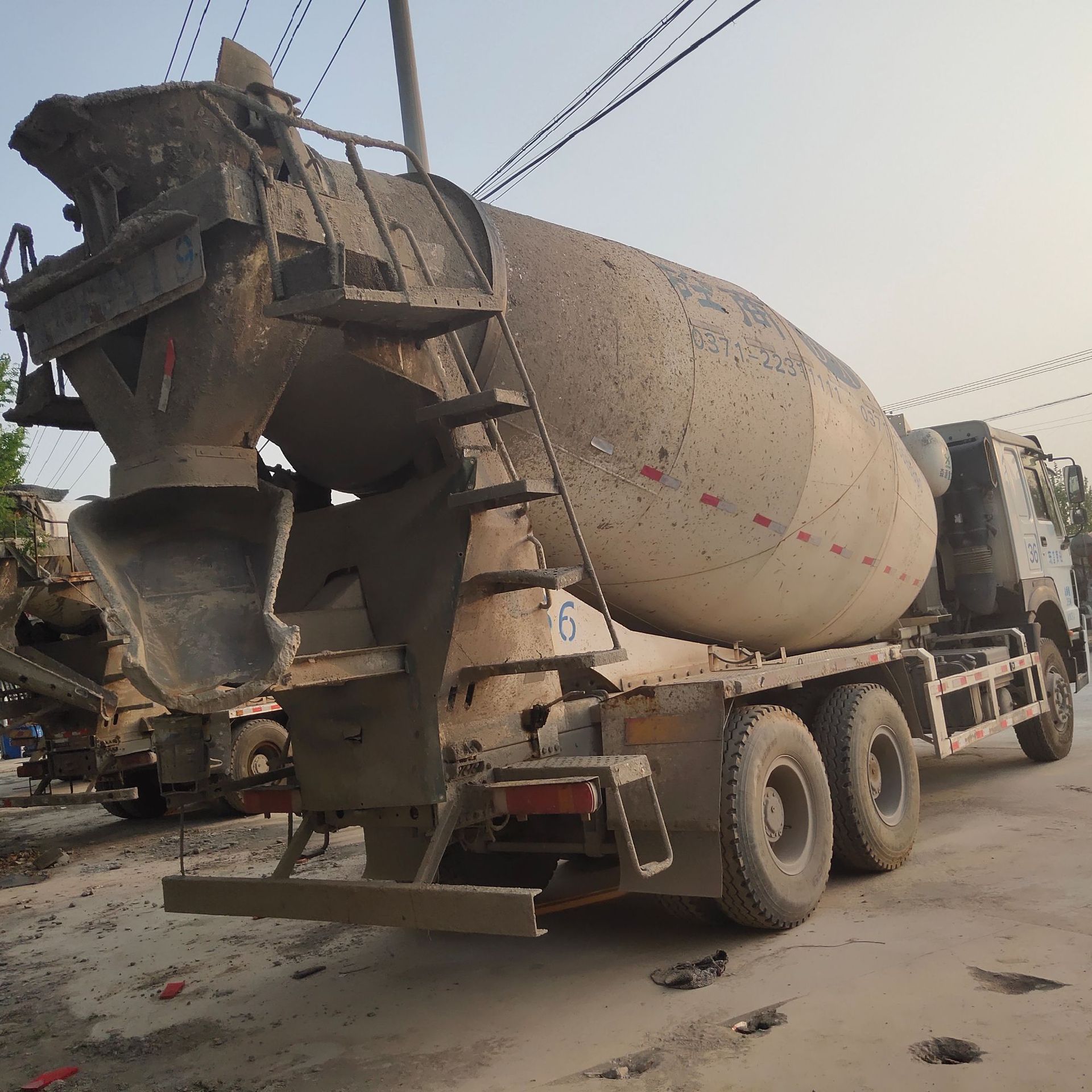 2手混凝土搅拌运输罐 二手17年豪沃16方混泥土商混罐车水泥搅拌车